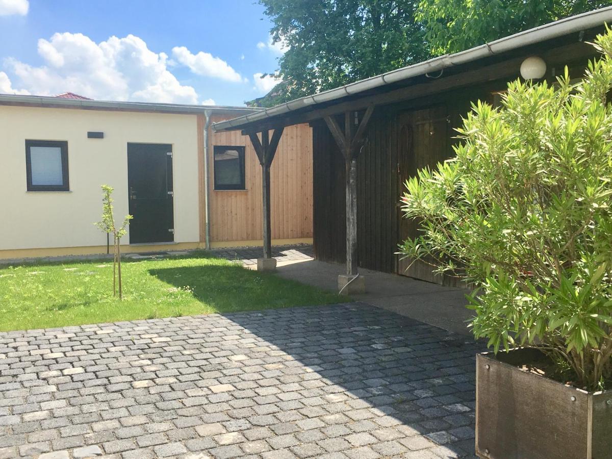 Die Senfbude - Klein Aber Fein - Wunderschoenes Studio-Apartment Mit Terrasse Und Stellplatz ライプツィヒ エクステリア 写真